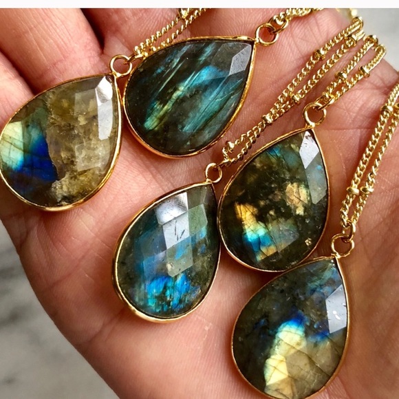 Last 1!🌟HP 8/28🌟Labradorite Nebula Necklace - Picture 7 of 7